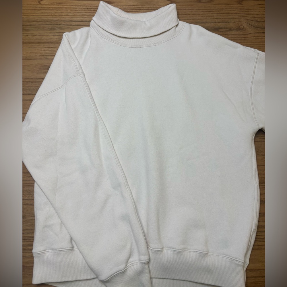 Abercrombie Pullover Size M